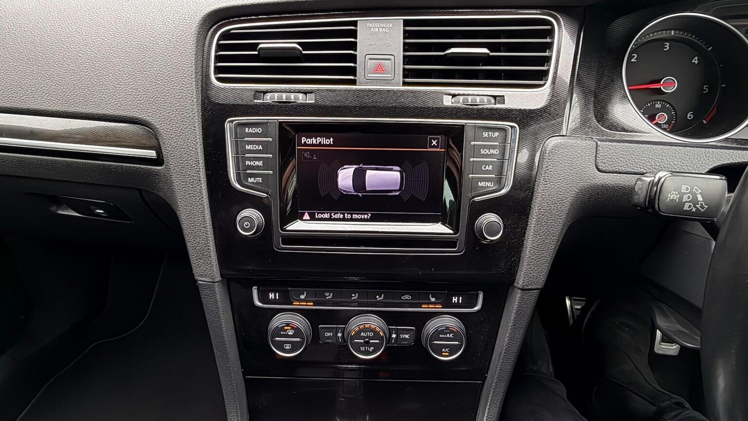 Used Volkswagen Golf 2014 for sale - 77247400: Photo 68