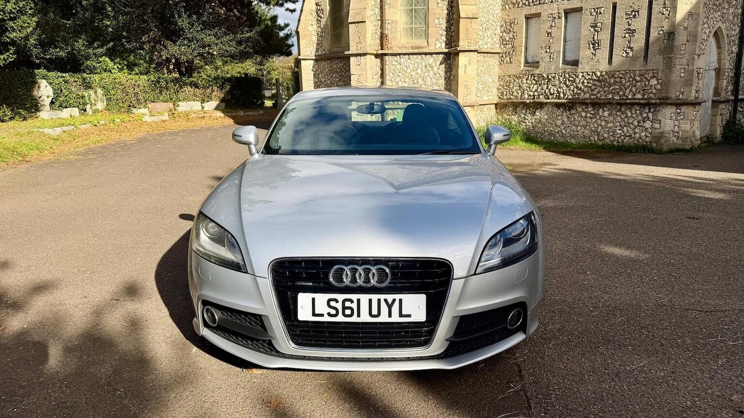 Used Audi TT 2011 for sale - 77277307: Photo 2