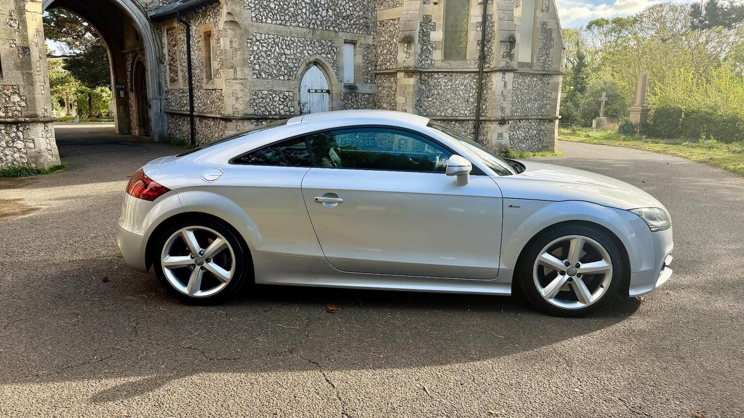 Used Audi TT 2011 for sale - 77277307: Photo 22