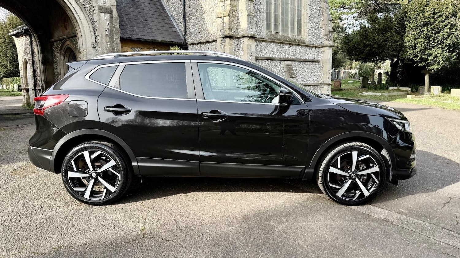 Used Nissan Qashqai 2017 for sale - 77632509: Photo 17