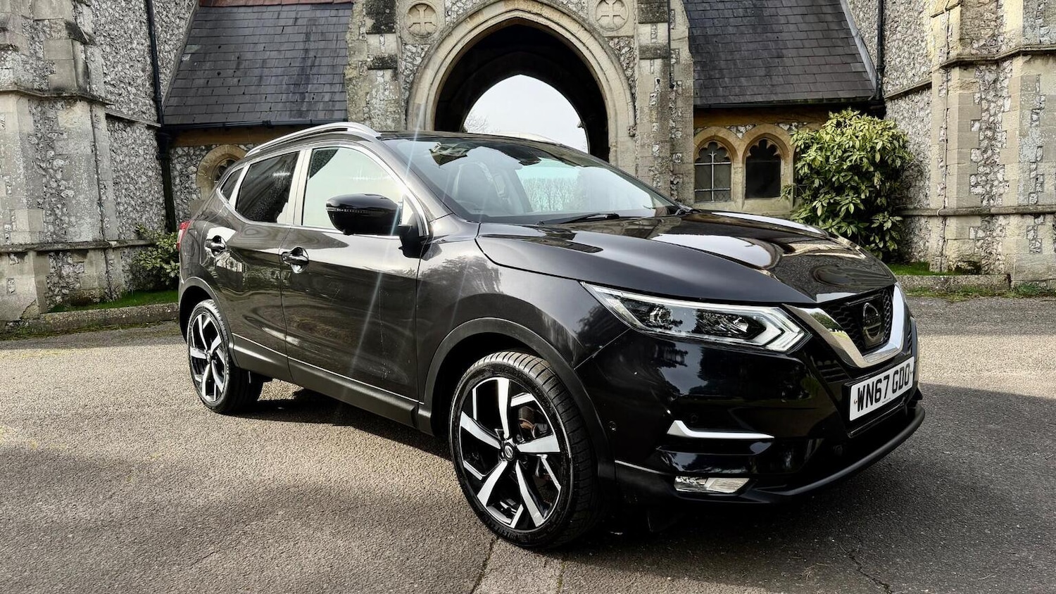 Used Nissan Qashqai 2017 for sale - 77632509: Photo 2