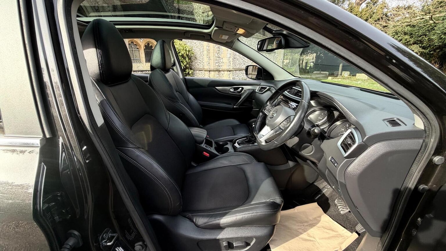 Used Nissan Qashqai 2017 for sale - 77632509: Photo 27