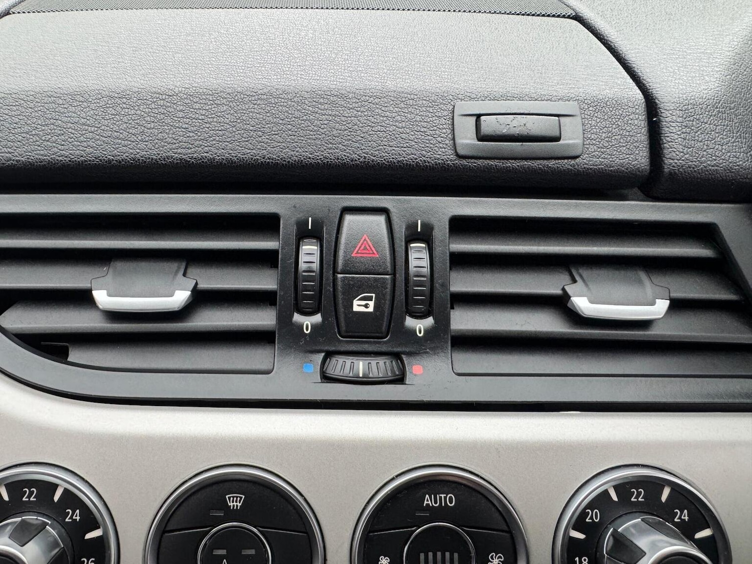 Used BMW Z4 2010 for sale - 77385207: Photo 45