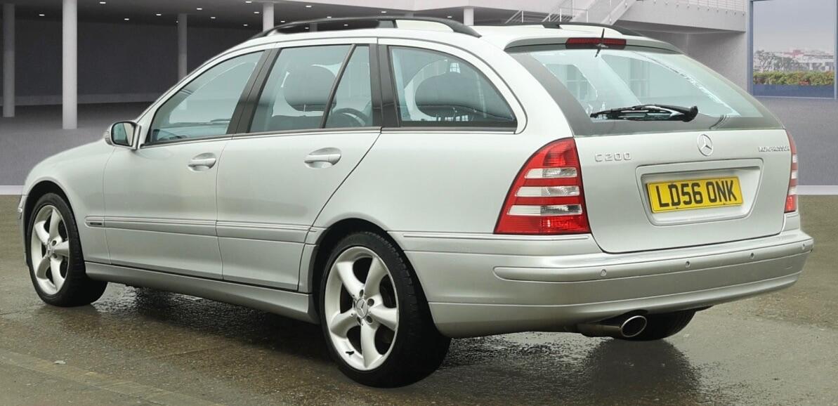 Used Mercedes-Benz C Class 2006 for sale - 77940648: Photo 2
