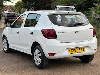 Used Dacia Sandero 2017 for sale - 79121975: Photo