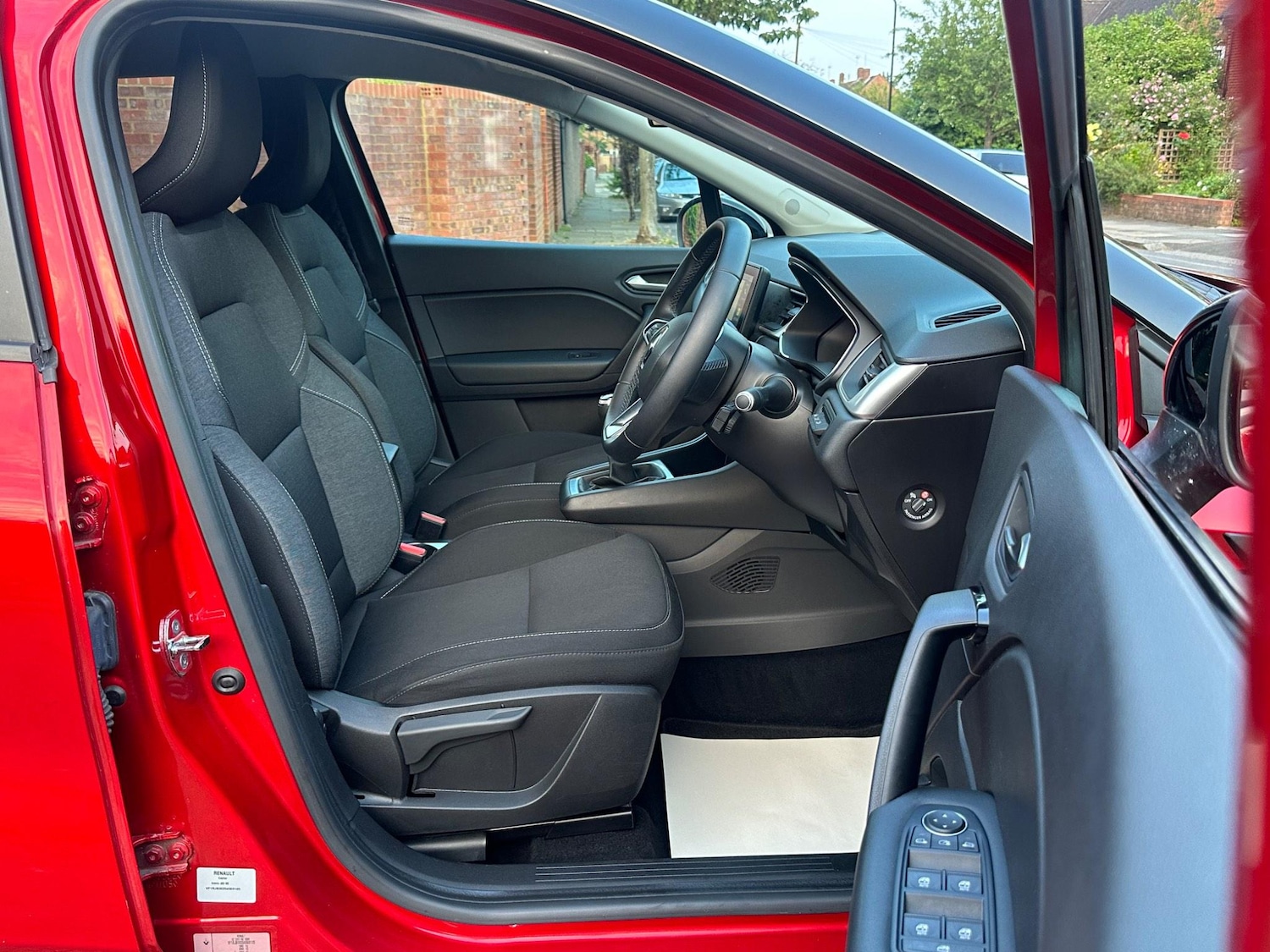 Used Renault Captur 2020 for sale - 77346473: Photo 33