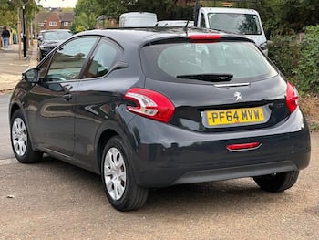 Used Peugeot 208 2015 for sale - 79759072: Photo