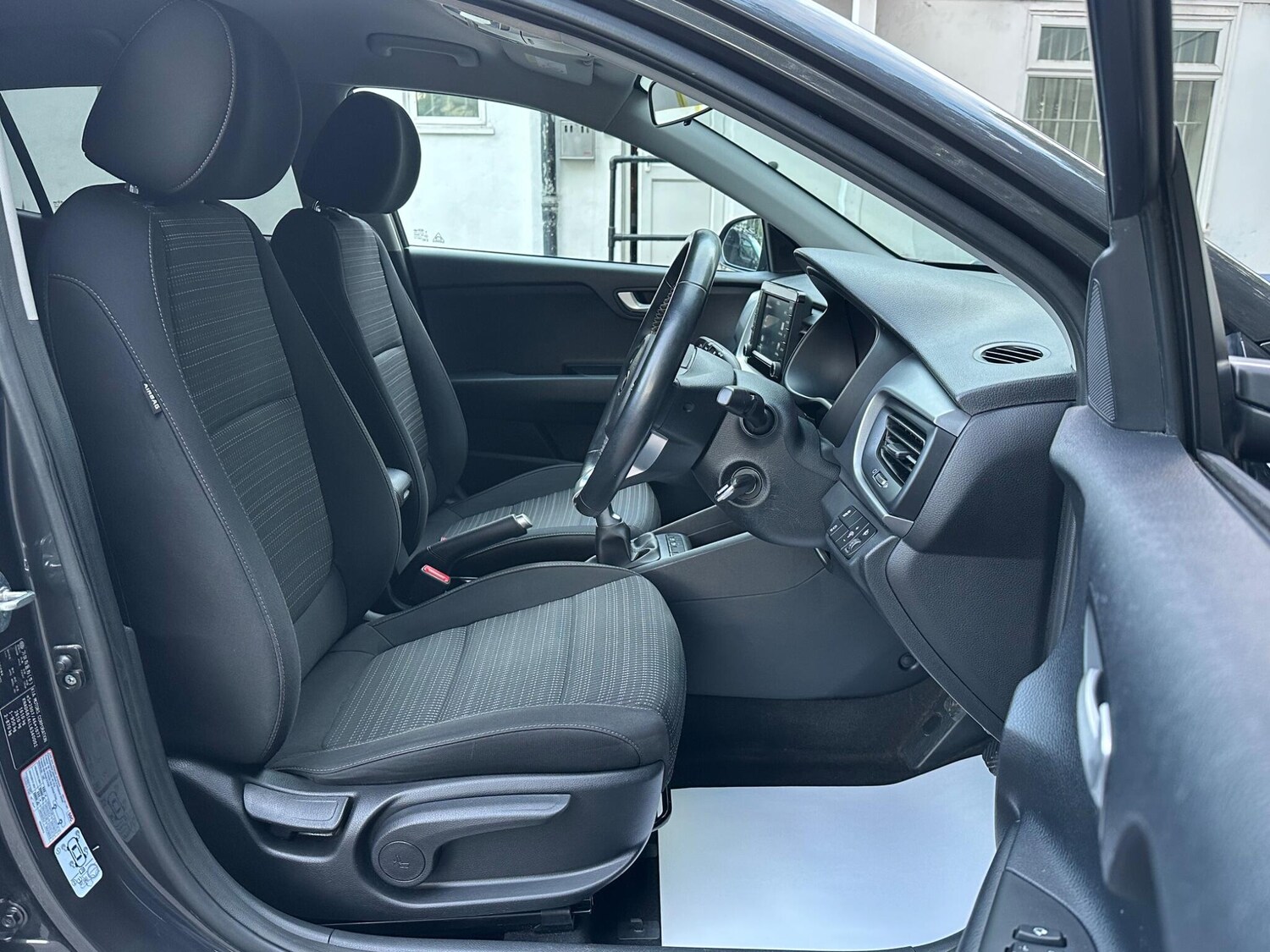 Used Kia Stonic 2019 for sale - 77346488: Photo 39