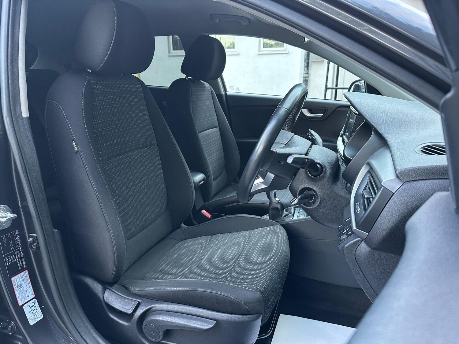 Used Kia Stonic 2019 for sale - 77346488: Photo 40