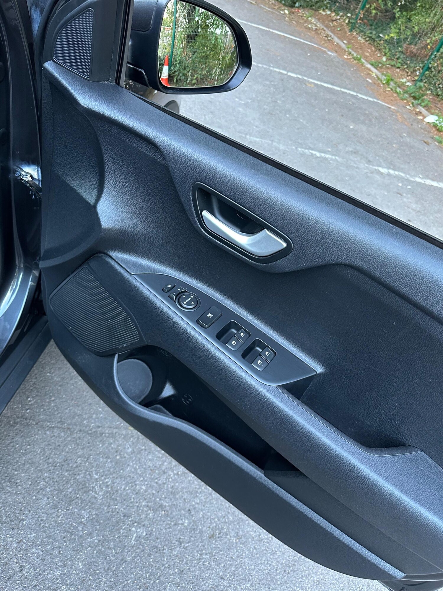 Used Kia Stonic 2019 for sale - 77346488: Photo 55