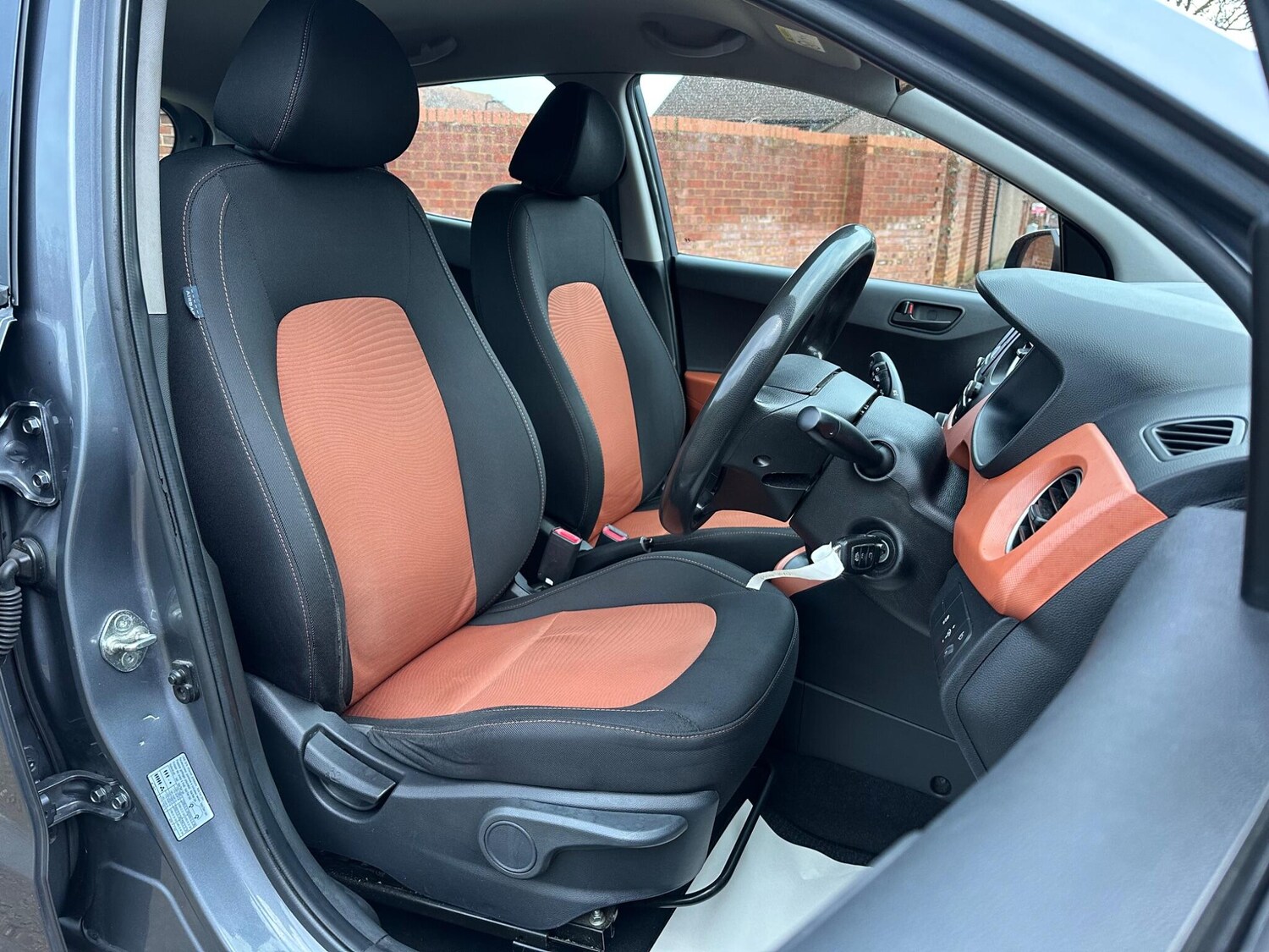 Used Hyundai i10 2014 for sale - 77346479: Photo 30