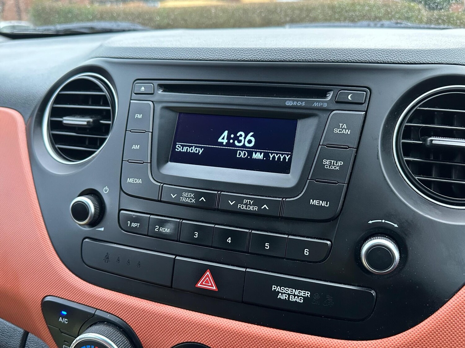 Used Hyundai i10 2014 for sale - 77346479: Photo 60