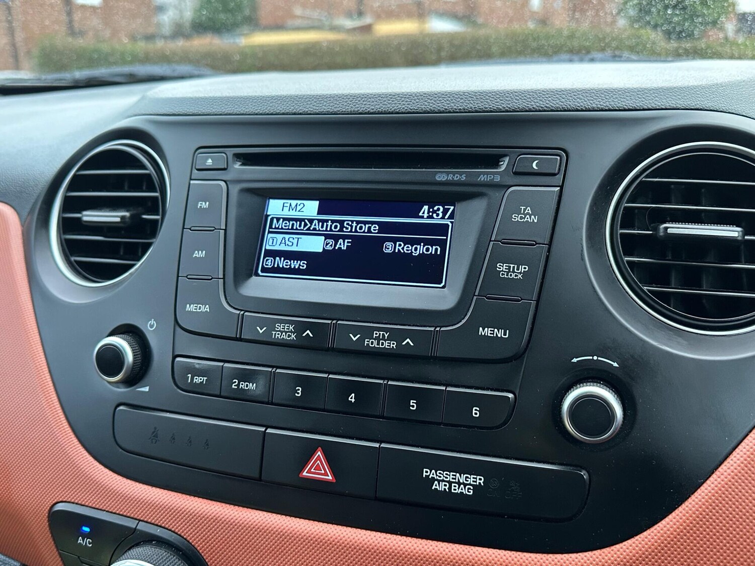 Used Hyundai i10 2014 for sale - 77346479: Photo 62