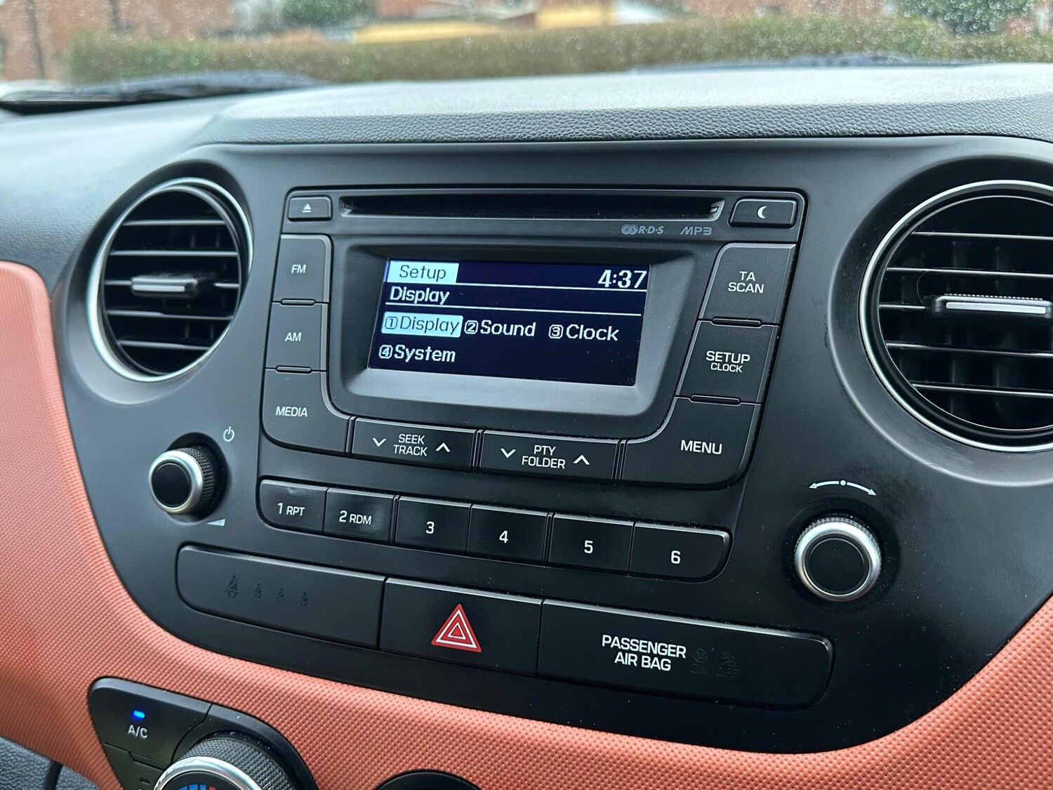 Used Hyundai i10 2014 for sale - 77346479: Photo 63