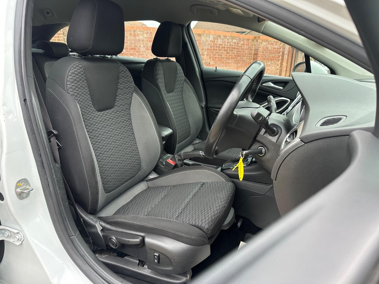 Used Vauxhall Astra for sale - 77977709: Photo 34