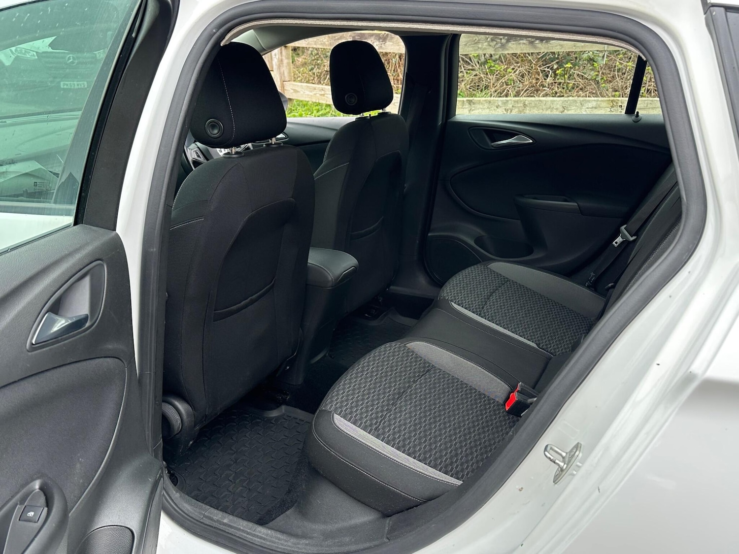 Used Vauxhall Astra for sale - 77977709: Photo 38