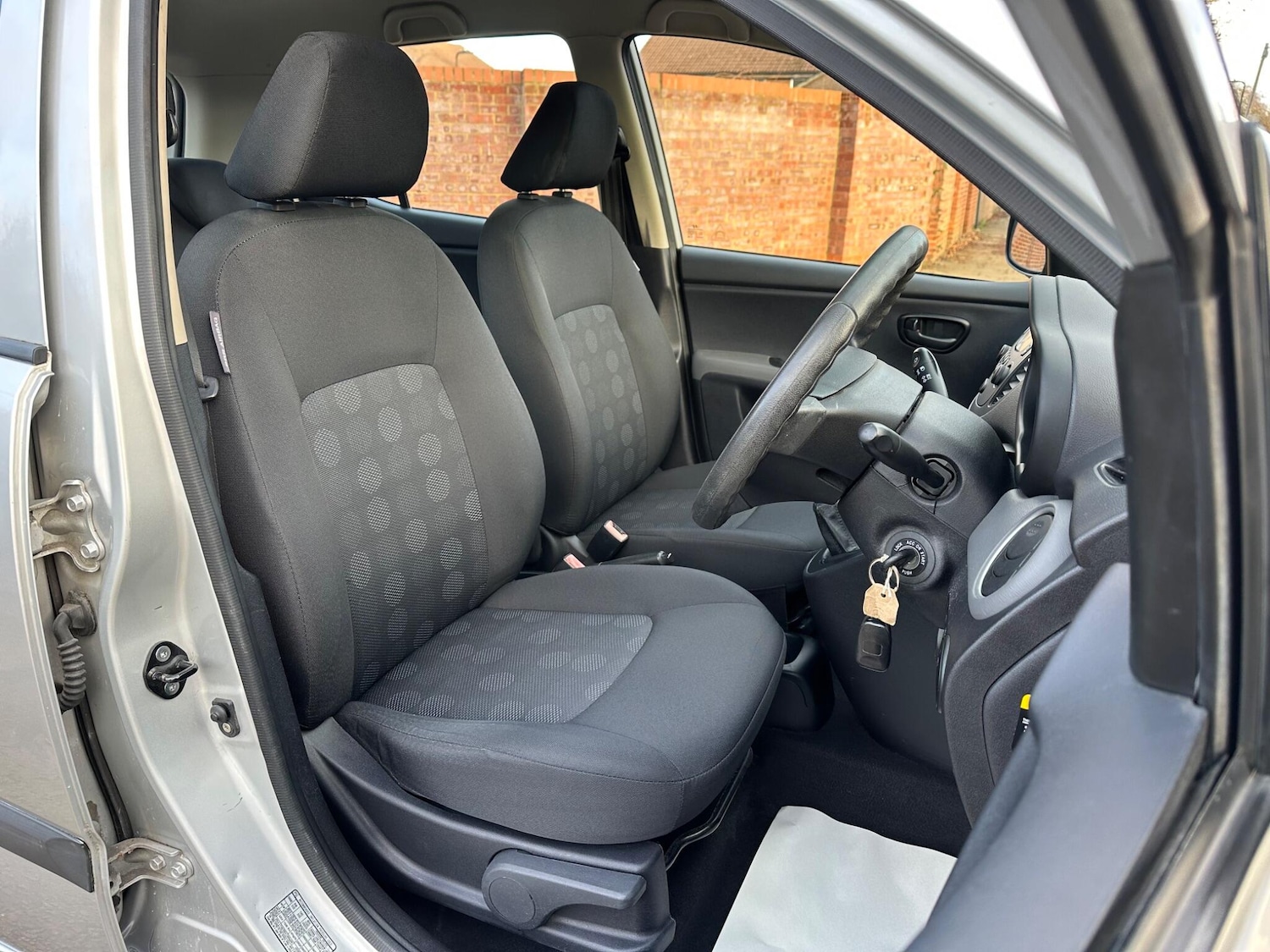 Used Hyundai i10 2015 for sale - 77346491: Photo 40