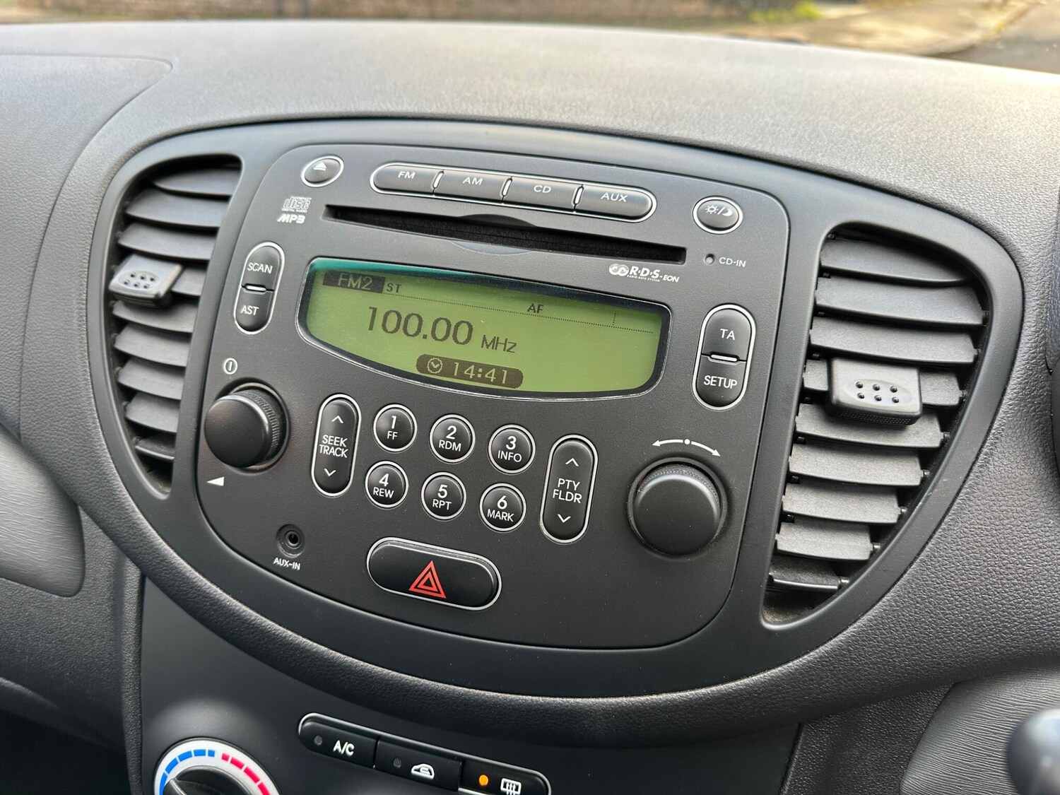 Used Hyundai i10 2015 for sale - 77346491: Photo 58