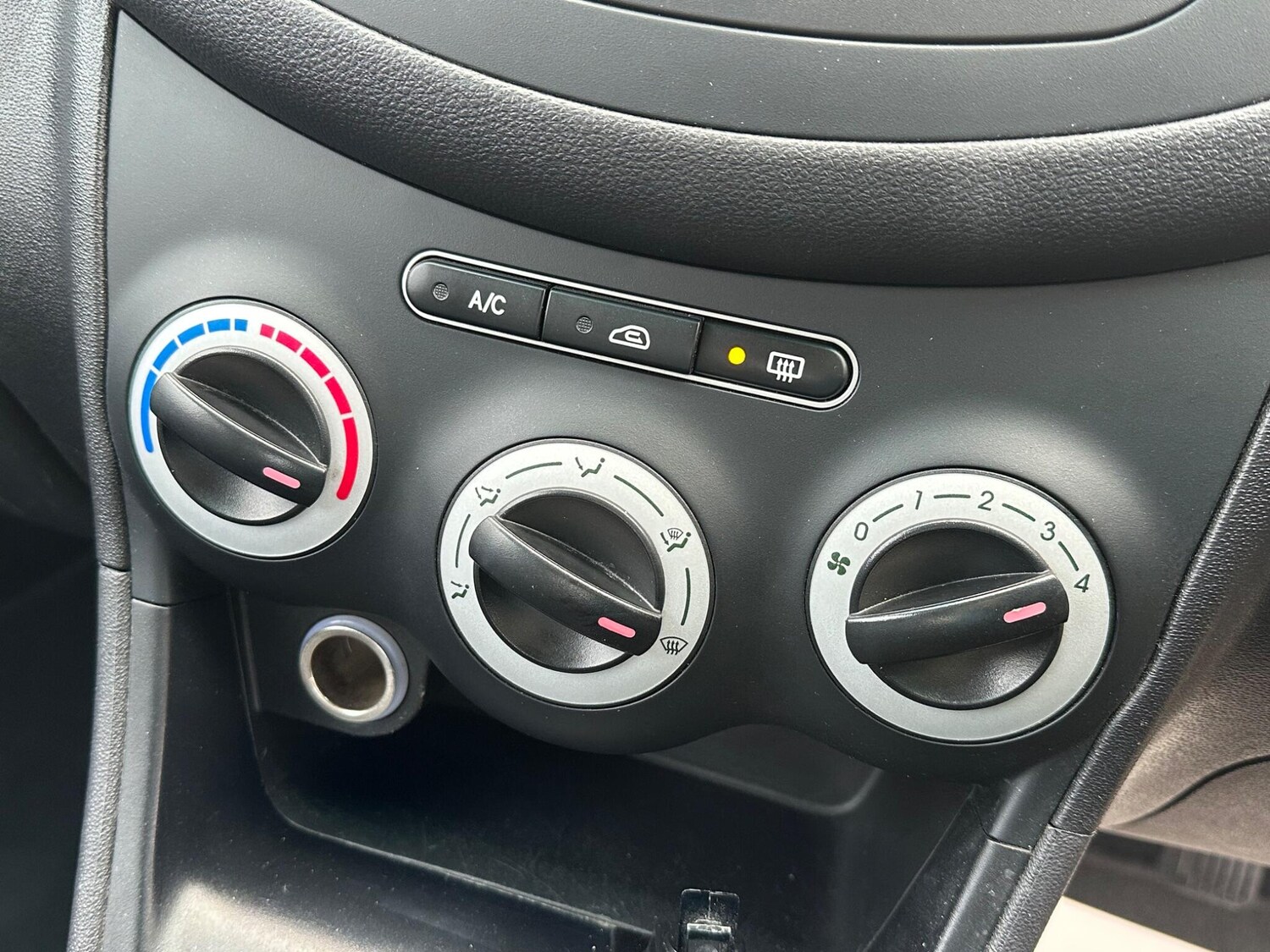 Used Hyundai i10 2015 for sale - 77346491: Photo 59