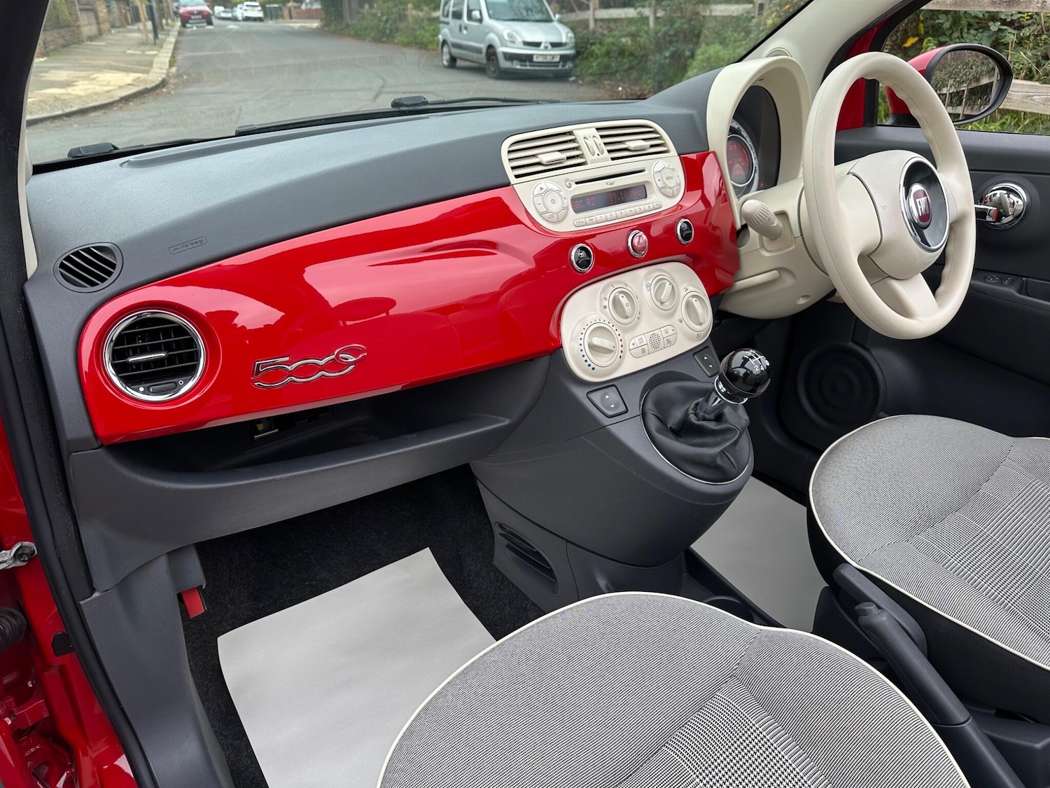 Used Fiat 500 2015 for sale - 77344707: Photo 78