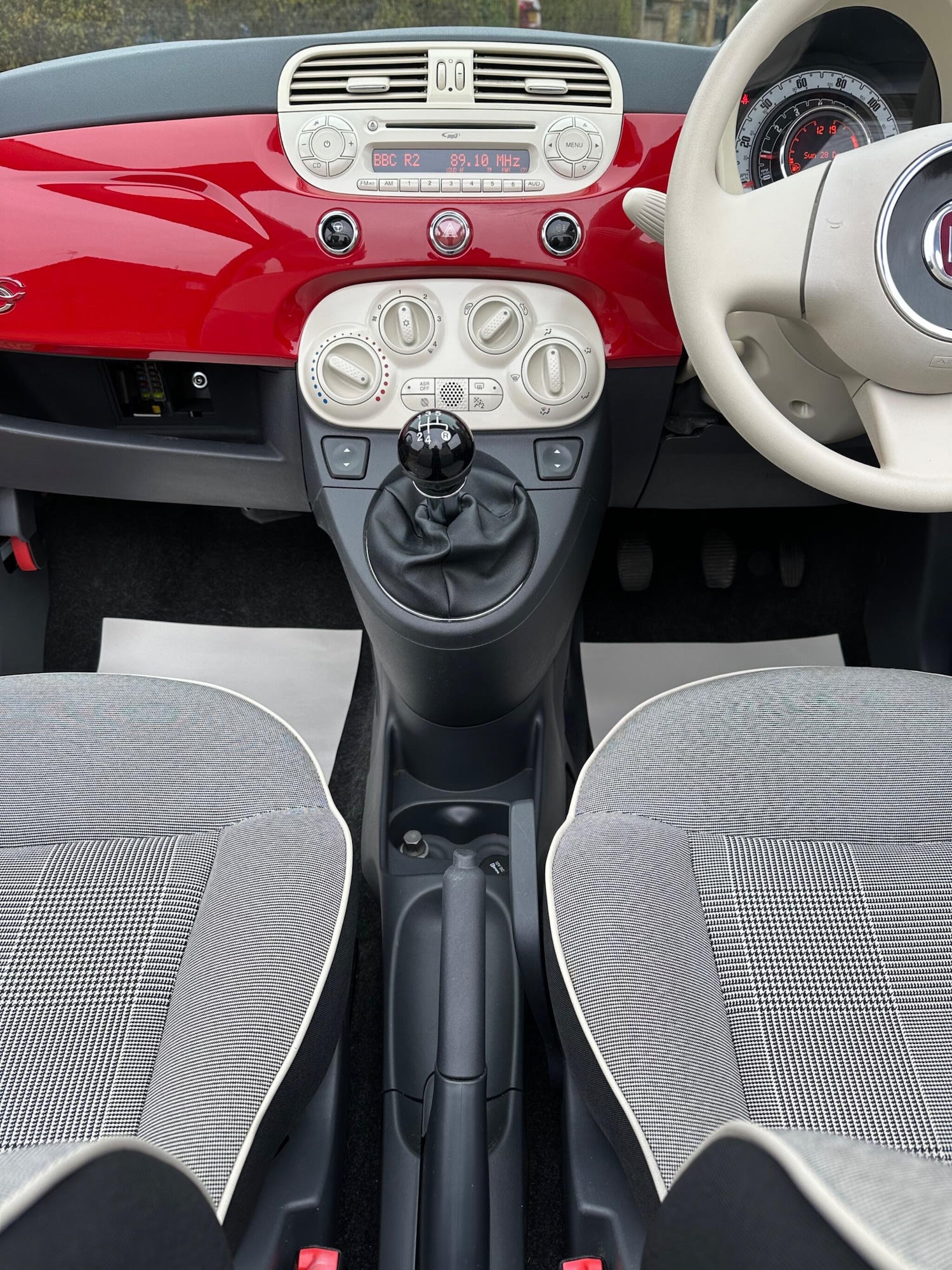 Used Fiat 500 2015 for sale - 77344707: Photo 81