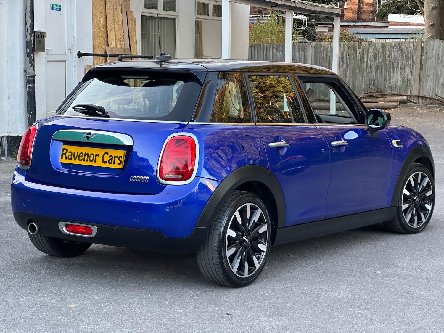 Used MINI Hatch 2020 for sale - 77346474: Photo 2