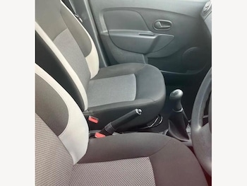 Used Dacia Sandero 2015 for sale - 78497384: Photo