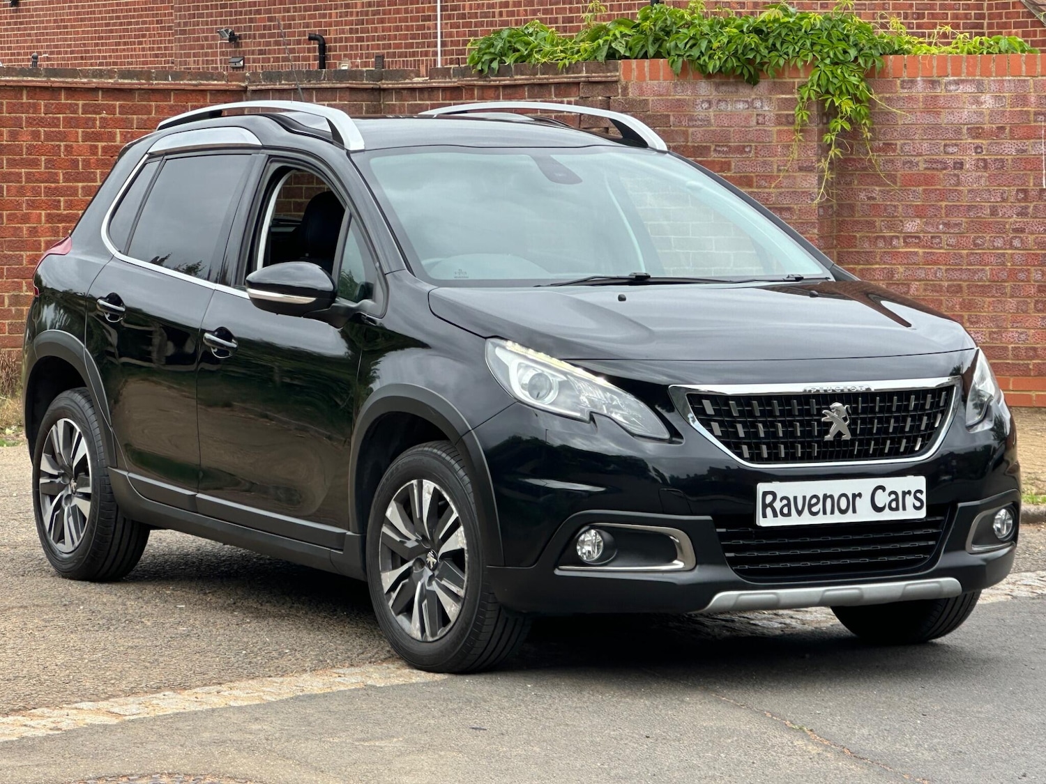 Used Peugeot 2008 2017 for sale - 77839961: Photo 3