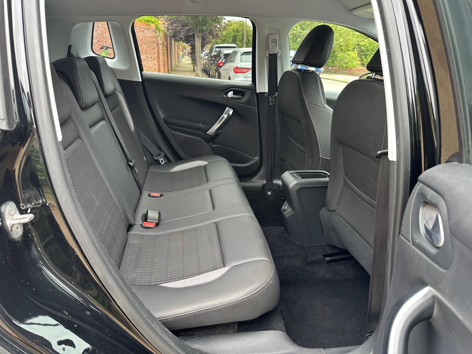 Used Peugeot 2008 2017 for sale - 77839961: Photo 46