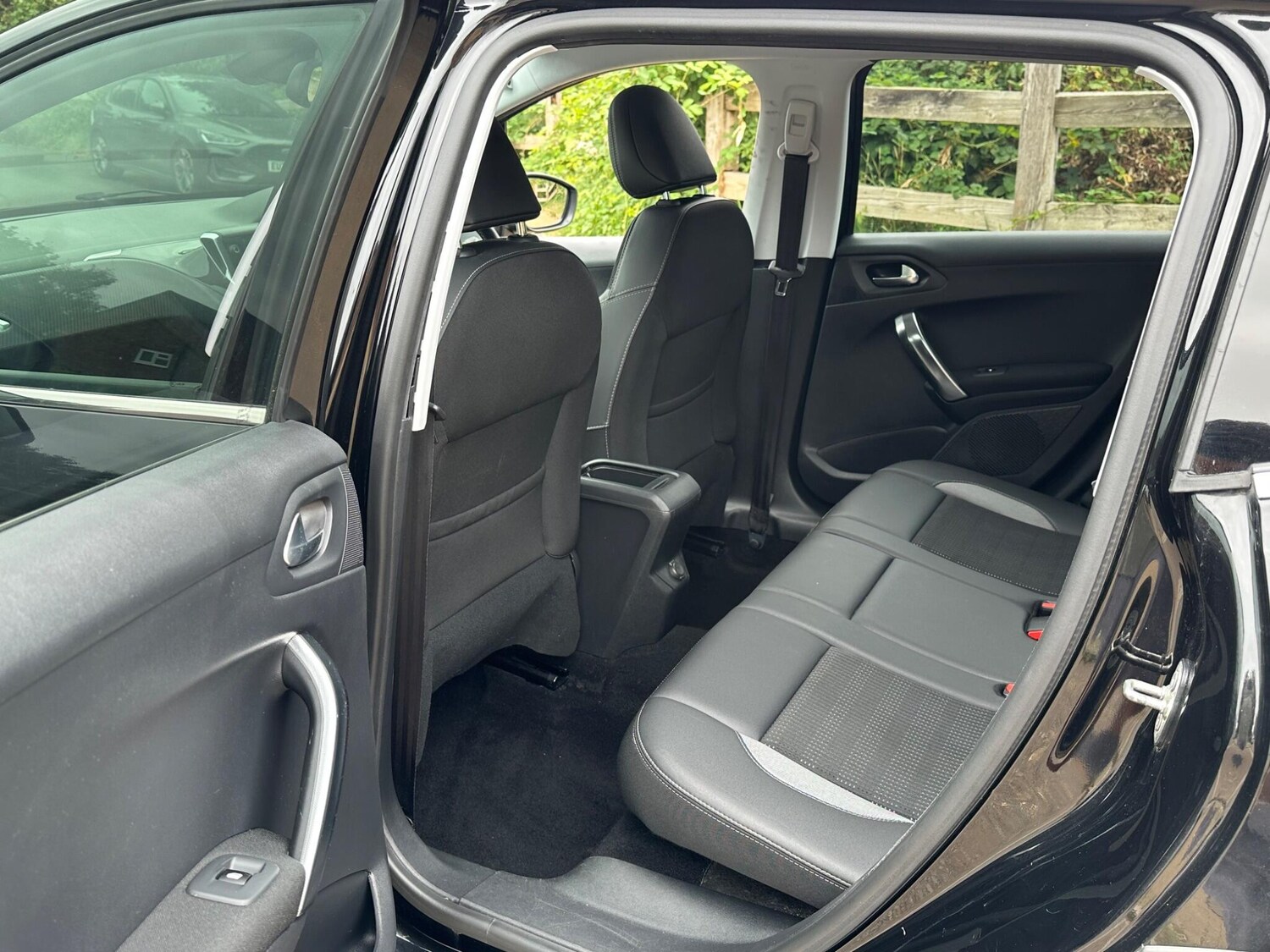 Used Peugeot 2008 2017 for sale - 77839961: Photo 49