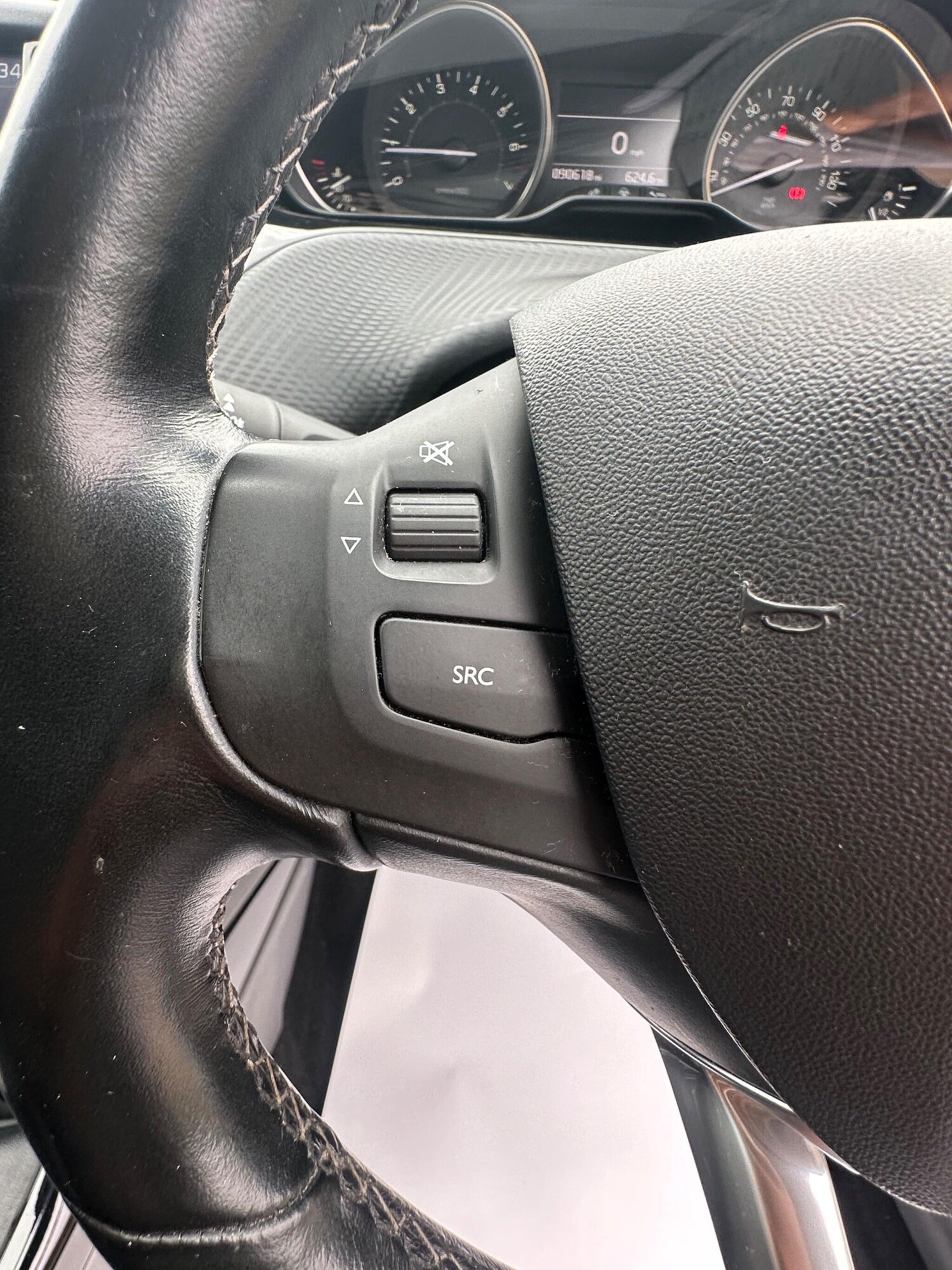 Used Peugeot 2008 2017 for sale - 77839961: Photo 81