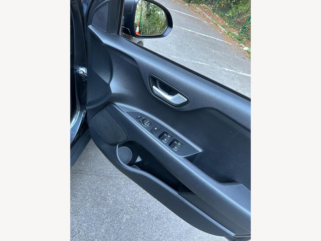 Used Kia Stonic 2019 for sale - 78014650: Photo 55