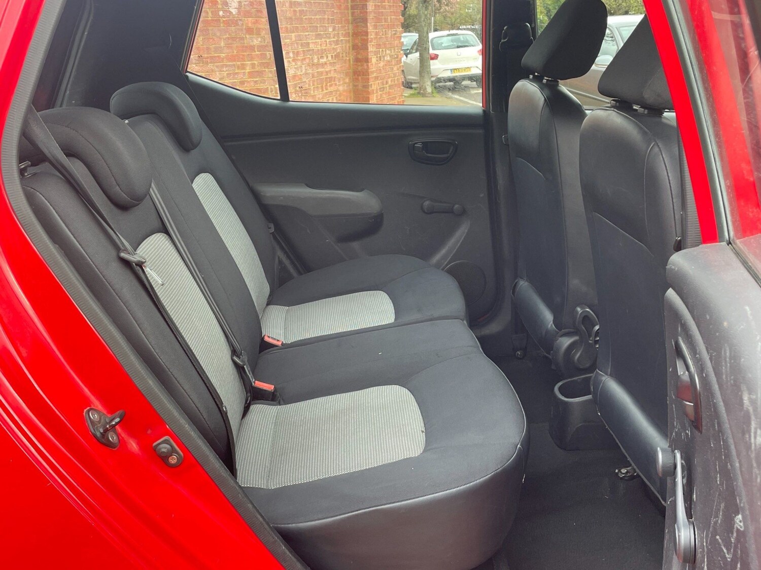 Used Hyundai i10 2010 for sale - 77346490: Photo 25