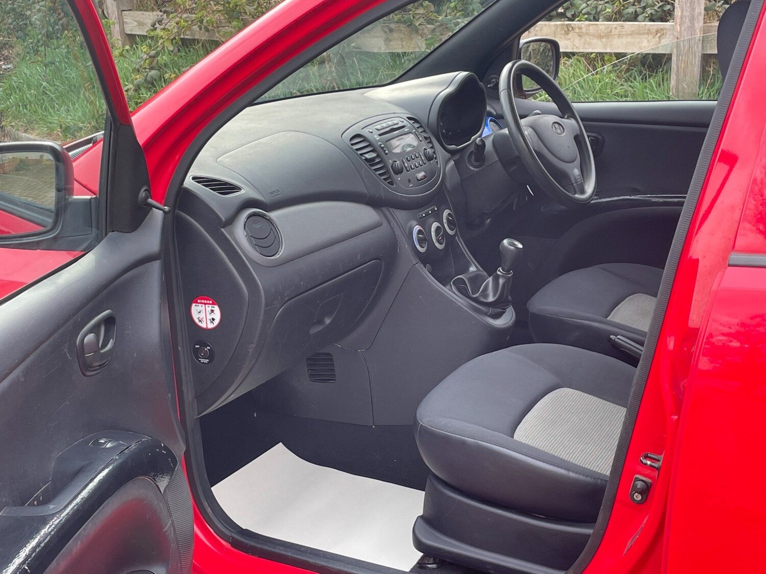 Used Hyundai i10 2010 for sale - 77346490: Photo 28