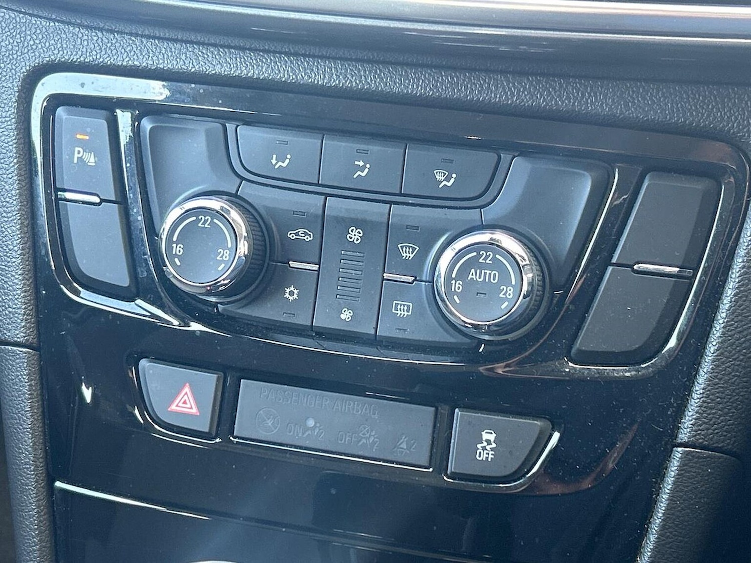 Used Vauxhall Mokka X 2017 for sale - 76396866: Photo 12