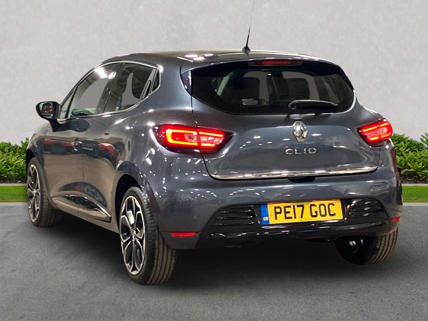 Used Renault Clio 2017 for sale - 77089983: Photo 2