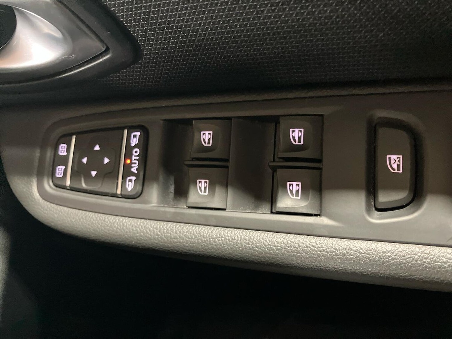 Used Renault Clio 2017 for sale - 77089983: Photo 21