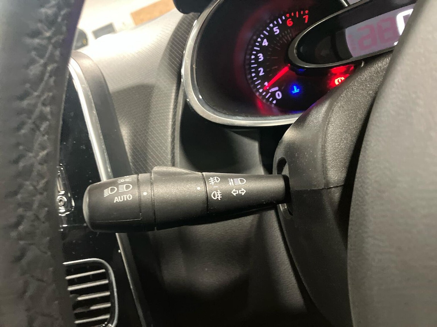 Used Renault Clio 2017 for sale - 77089983: Photo 28