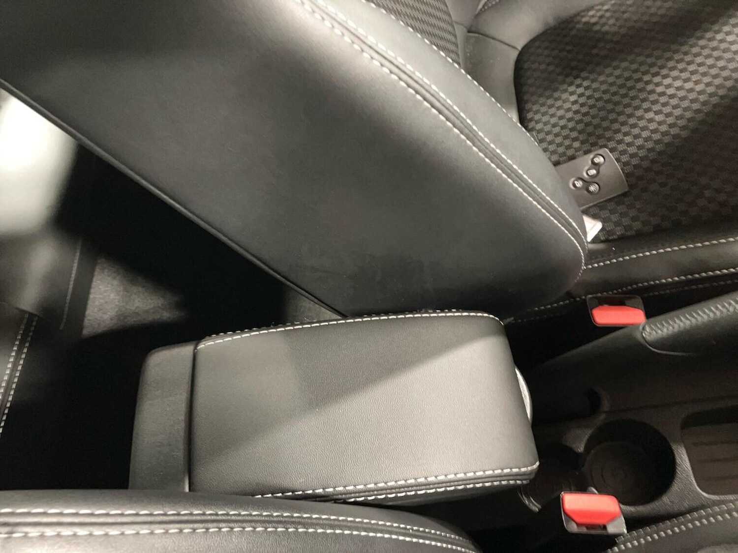 Used Renault Clio 2017 for sale - 77089983: Photo 32