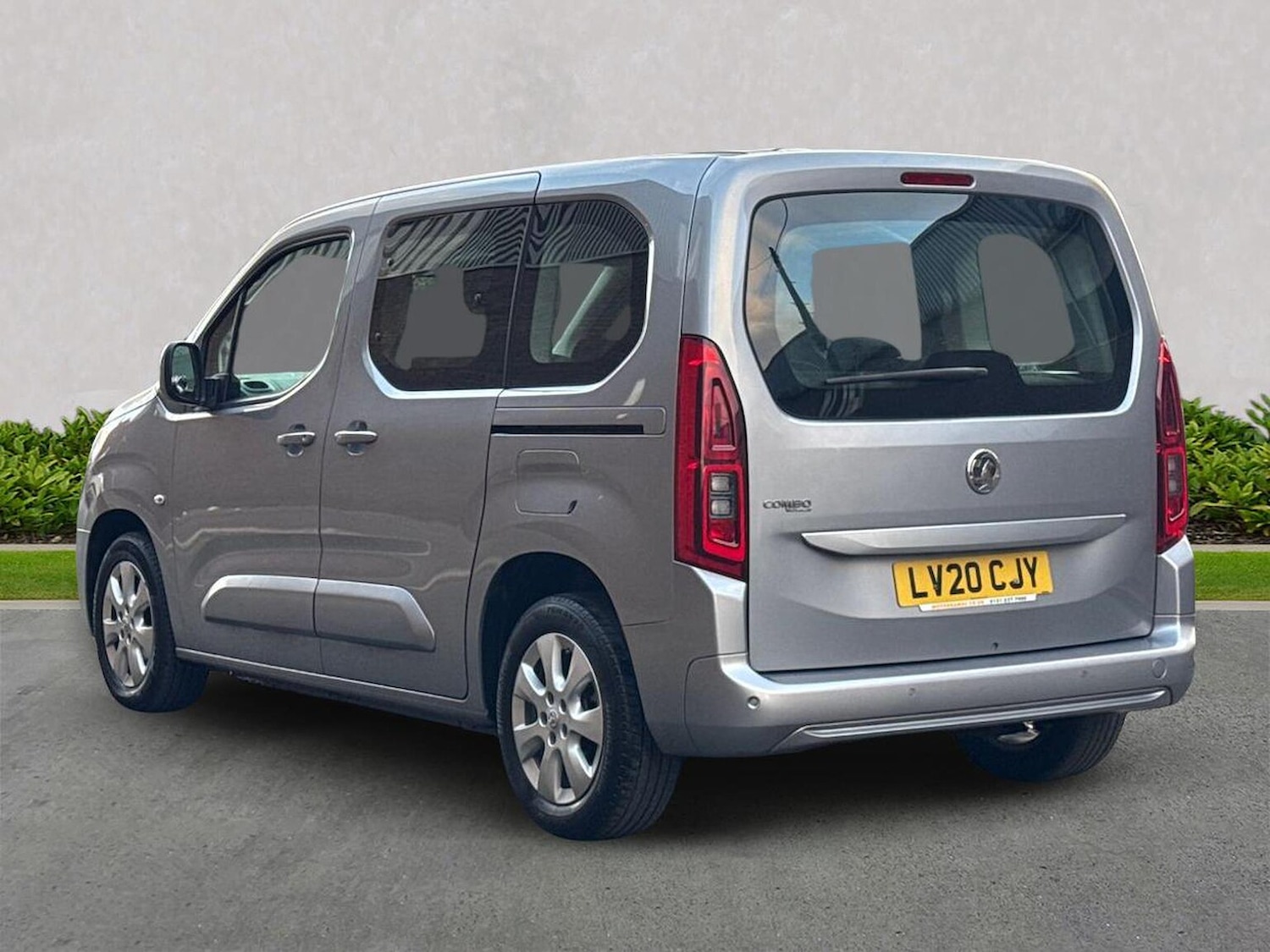 Used Vauxhall Combo Life 2020 for sale - 77488797: Photo 2