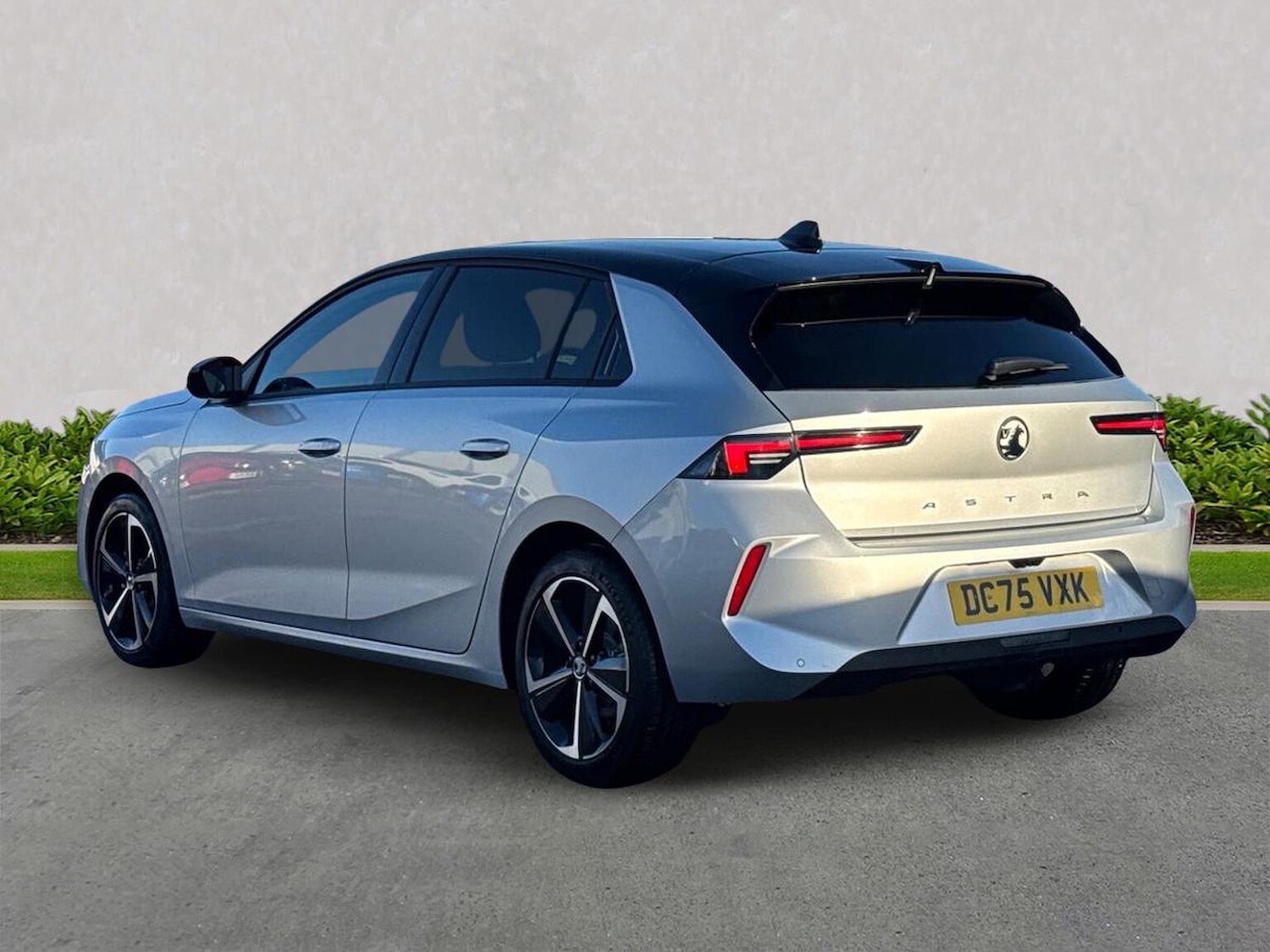 Used Vauxhall Astra 2025 for sale - 77555344: Photo 2