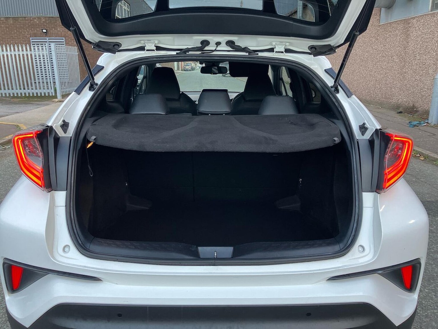 Used Toyota C-HR 2020 for sale - 76396936: Photo 16