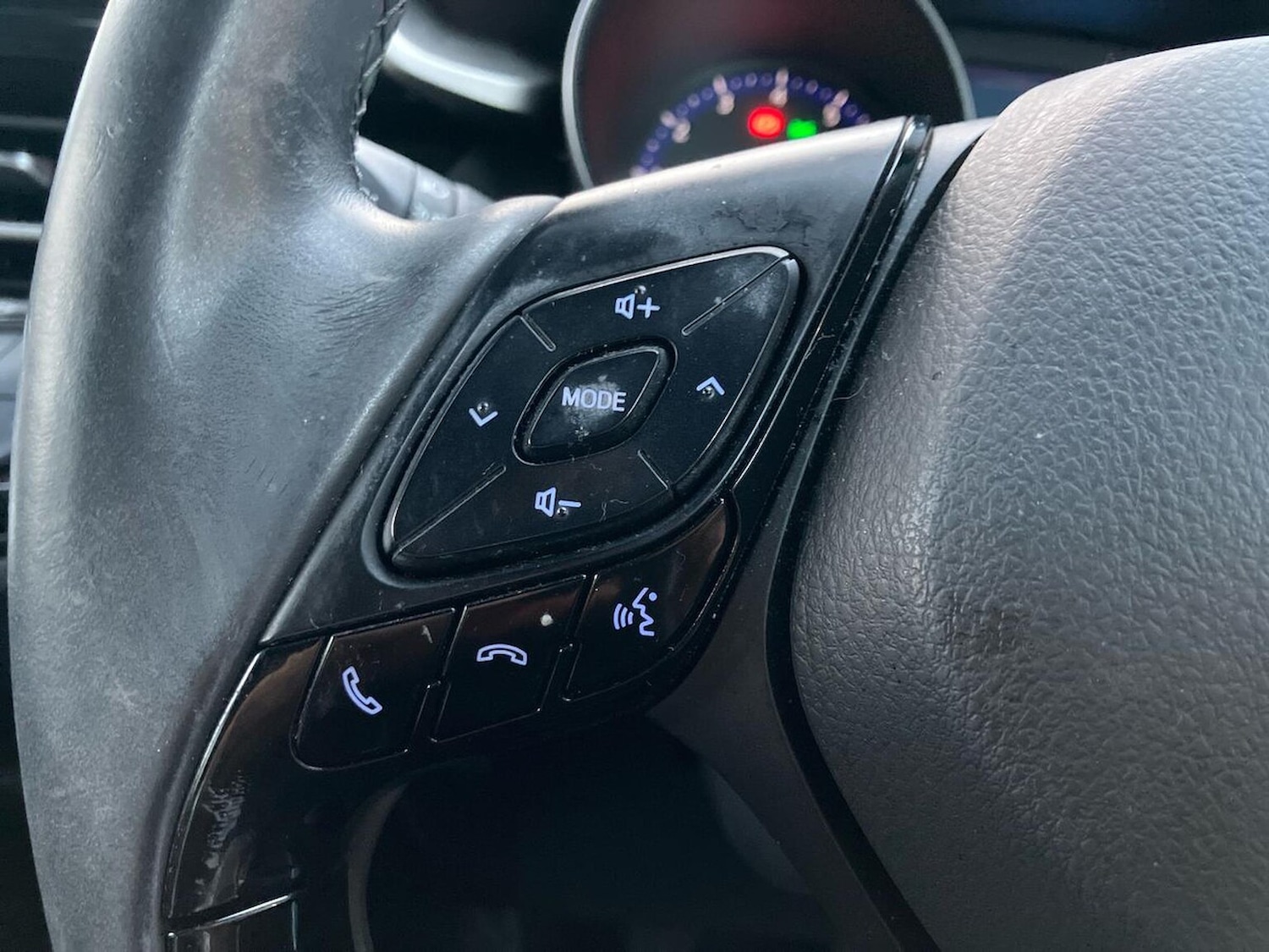 Used Toyota C-HR 2020 for sale - 76396936: Photo 25