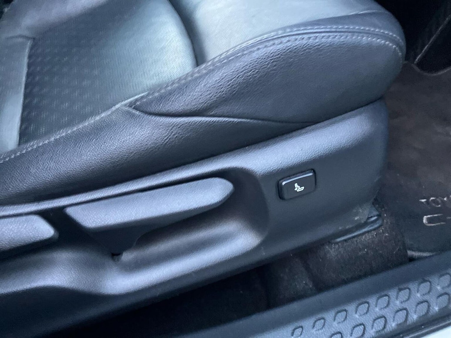 Used Toyota C-HR 2020 for sale - 76396936: Photo 29