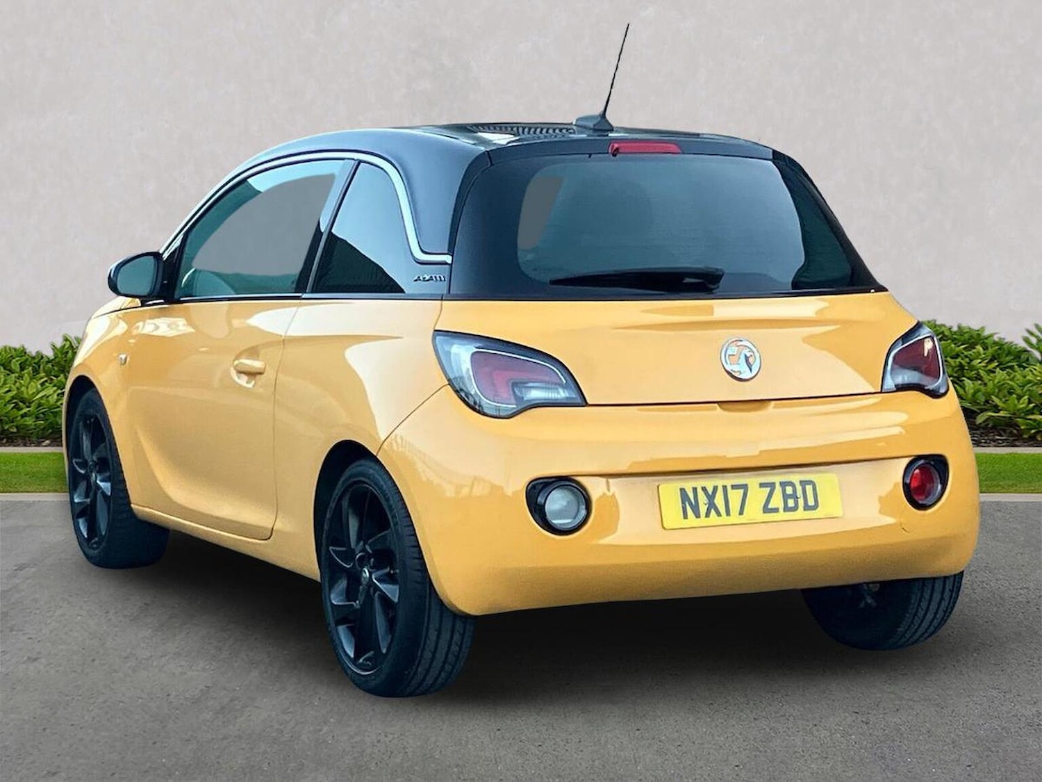 Used Vauxhall ADAM 2017 for sale - 76605592: Photo 2