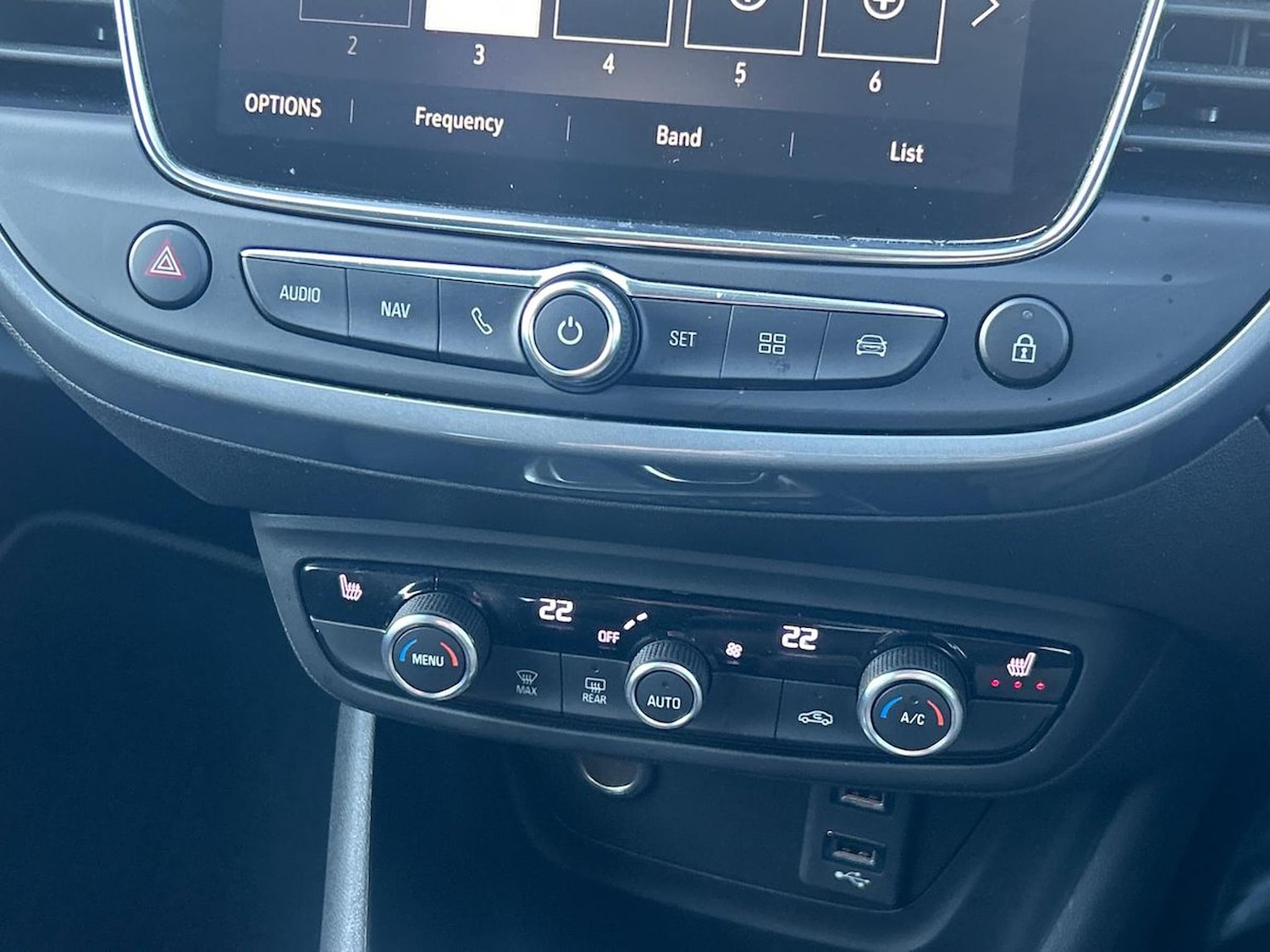 Used Vauxhall Crossland 2024 for sale - 76748407: Photo 11