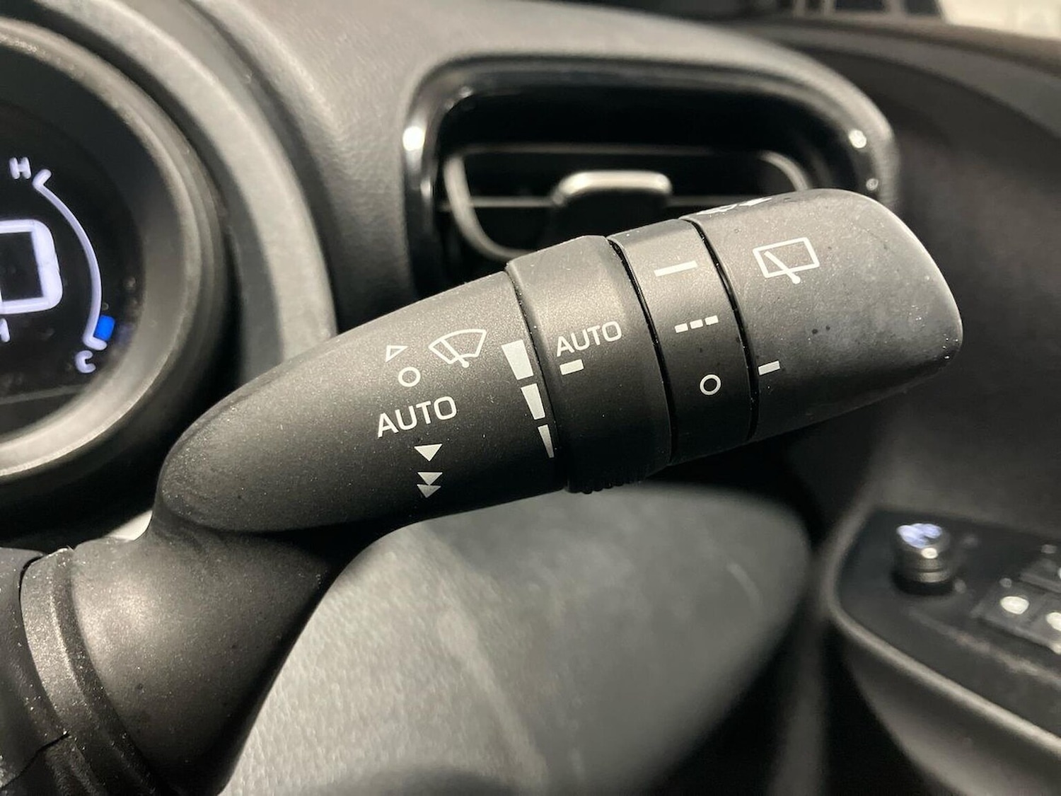 Used Toyota Yaris 2022 for sale - 76605594: Photo 24