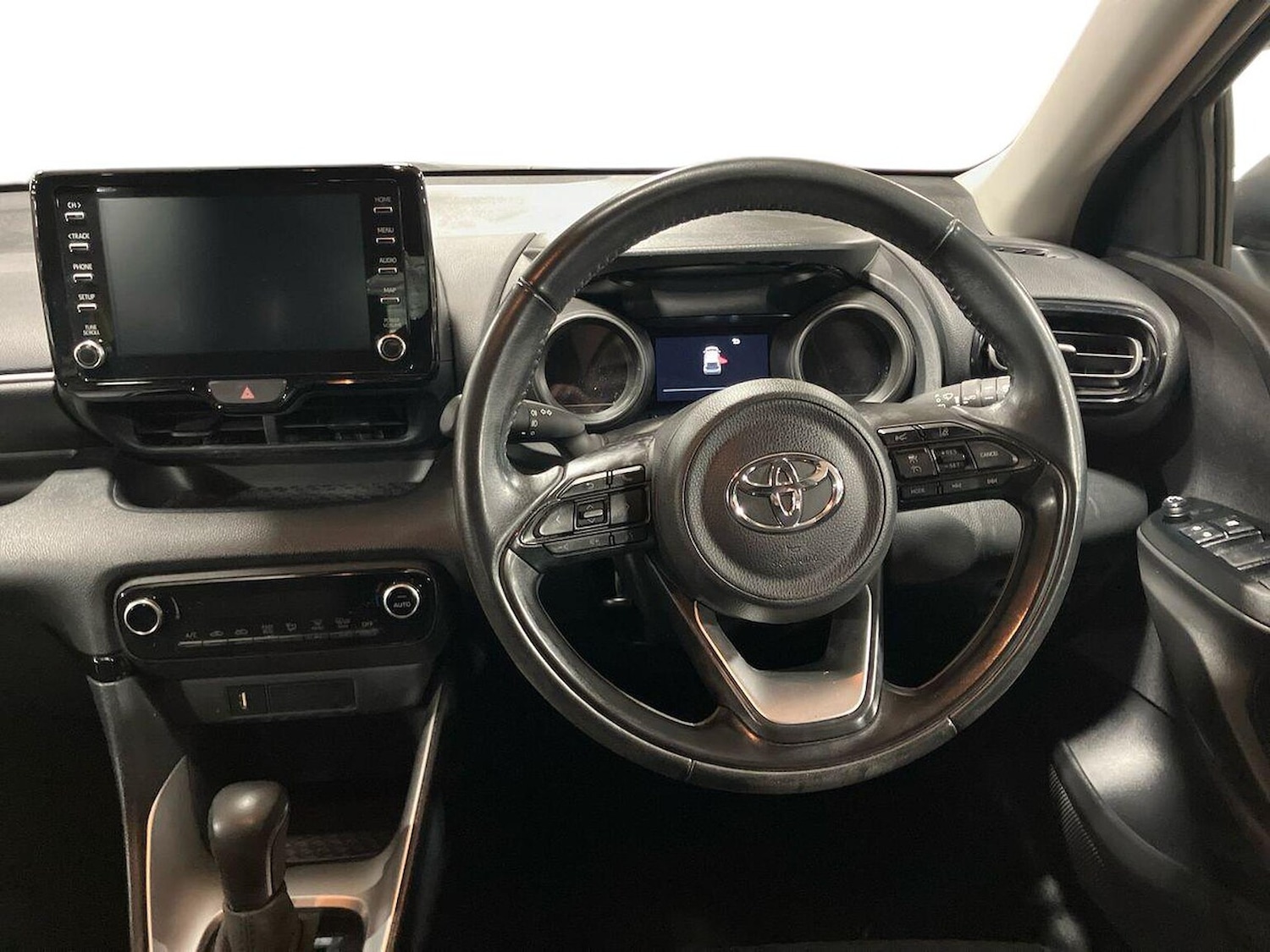 Used Toyota Yaris 2022 for sale - 76605594: Photo 8