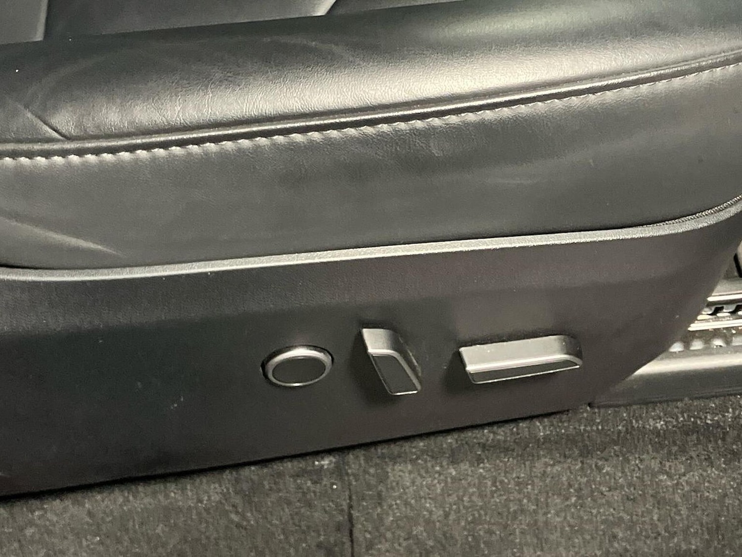 Used Tesla Model Y 2023 for sale - 78195845: Photo 32