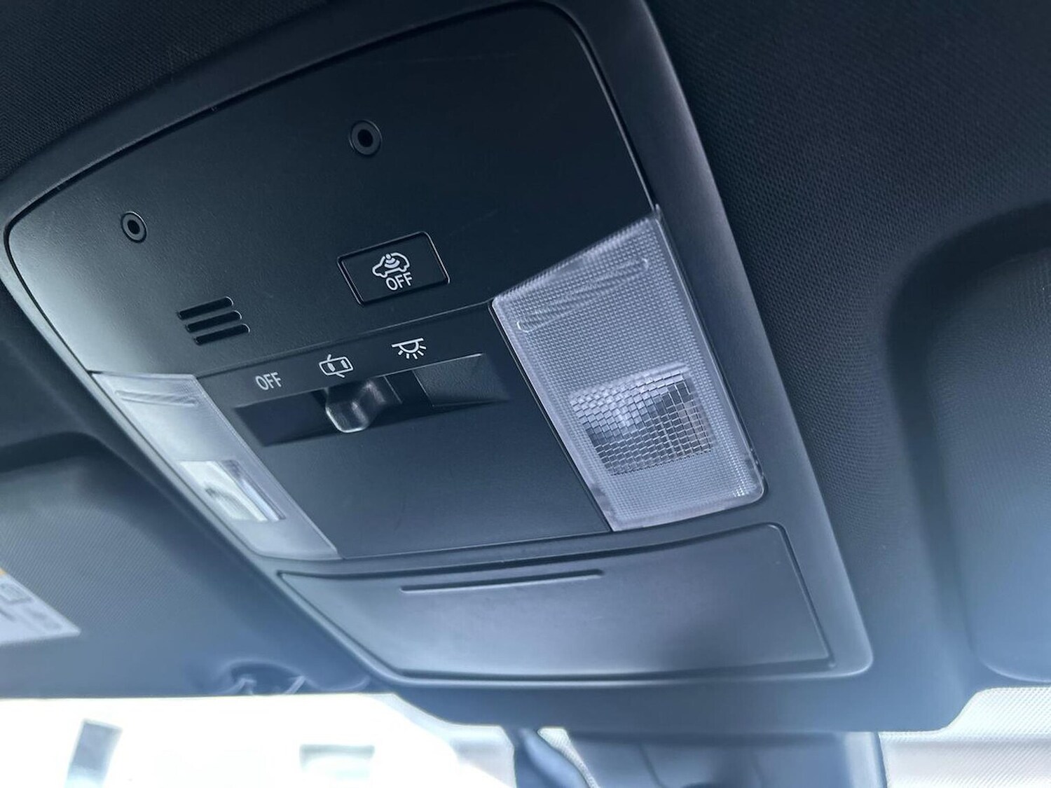 Used Toyota RAV4 2018 for sale - 76030336: Photo 14